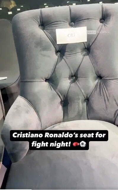 عکس | رونالدو با لباس عربی کنار بنسلمان؛ وقتی Cr7 قید حضور در یک مراسم را زد!