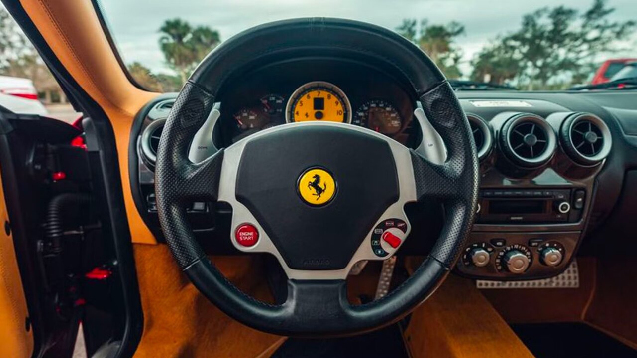 فراری دونالد ترامپ به فروش میرسد /عکس