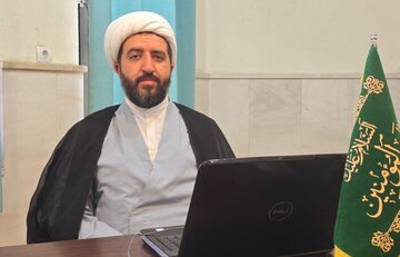 مدیر حوزه علمیه دارالحکمه:  کسانی که تحت امر آقای اشرفی اصفهانی هستند در حوزه علمیه گاز اشک‎ آور زدند