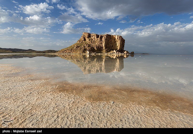 «دریاچه ارومیه طی ۲۸ سال اخیر، ۲۲ میلیارد تن آب از دست داده است»/  نمادهای مهم لرزه‌خیزی محیط دریاچه ارومیه در دو دهه اخیر