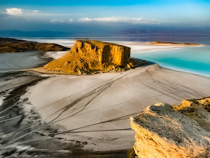 «دریاچه ارومیه طی ۲۸ سال اخیر، ۲۲ میلیارد تن آب از دست داده است»/ نمادهای مهم لرزهخیزی محیط دریاچه ارومیه در دو دهه اخیر