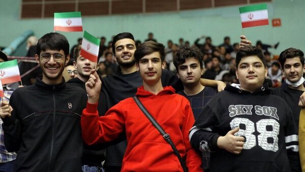 فلسفه گفت و گوی نسل زدی ها قوی تر از نسل گذشته / هنر شنیدن صدای مخالف در نسل زد / به جای ساختن دیوارهایی از پیشفرضها، پلهایی از سوال بسازیم