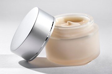 راهنمای انتخاب محصولات مراقبتی برای حفظ شادابی و طراوت پوست