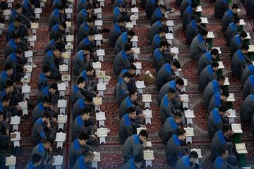 برگزاری بزرگترین ختم قرآن رمضانیه عراق در حرم امام حسین(ع)