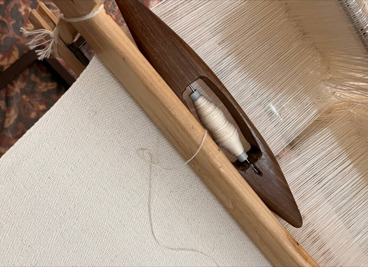 دستبافتههایی از عشق و پنبه/ یک کسبوکار موفق با طرفدارانی در داخل و خارج از کشور/ «شغل اولم مادری است»