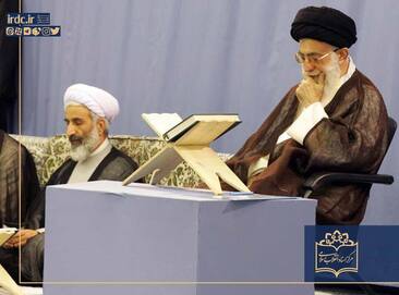 تصاویری از رهبری و محافل انس با قرآن در گذر زمان