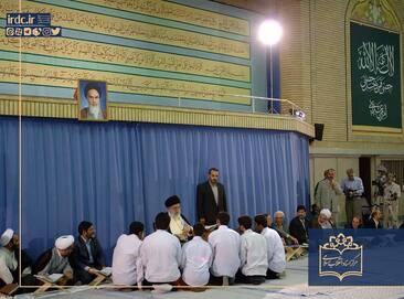 تصاویری از رهبری و محافل انس با قرآن در گذر زمان