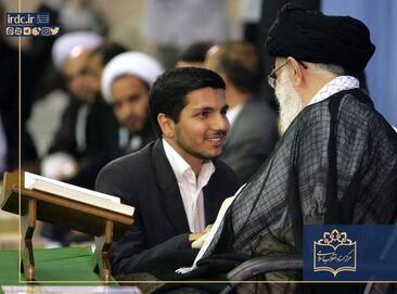 تصاویری از رهبری و محافل انس با قرآن در گذر زمان