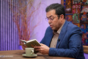 درستکار: تلویزیون زرق و برق زیاد دارد اما محتوا نه
