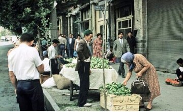 عکس/ تهران قدیم؛ پررونقترین کاسبی شب عید در دهه سی عکس/ تهران قدیم؛ پررونقترین کاسبی شب عید در دهه سی