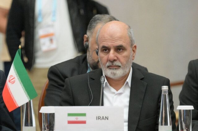 دبیر شورای عالی امنیت ملی خطاب به همتای ارمنی خود؛ سیاست ایران کماکان عدم تغییر در ژئوپلیتیک منطقه است/ این به سود همه طرف‌های منطقه‌ای است