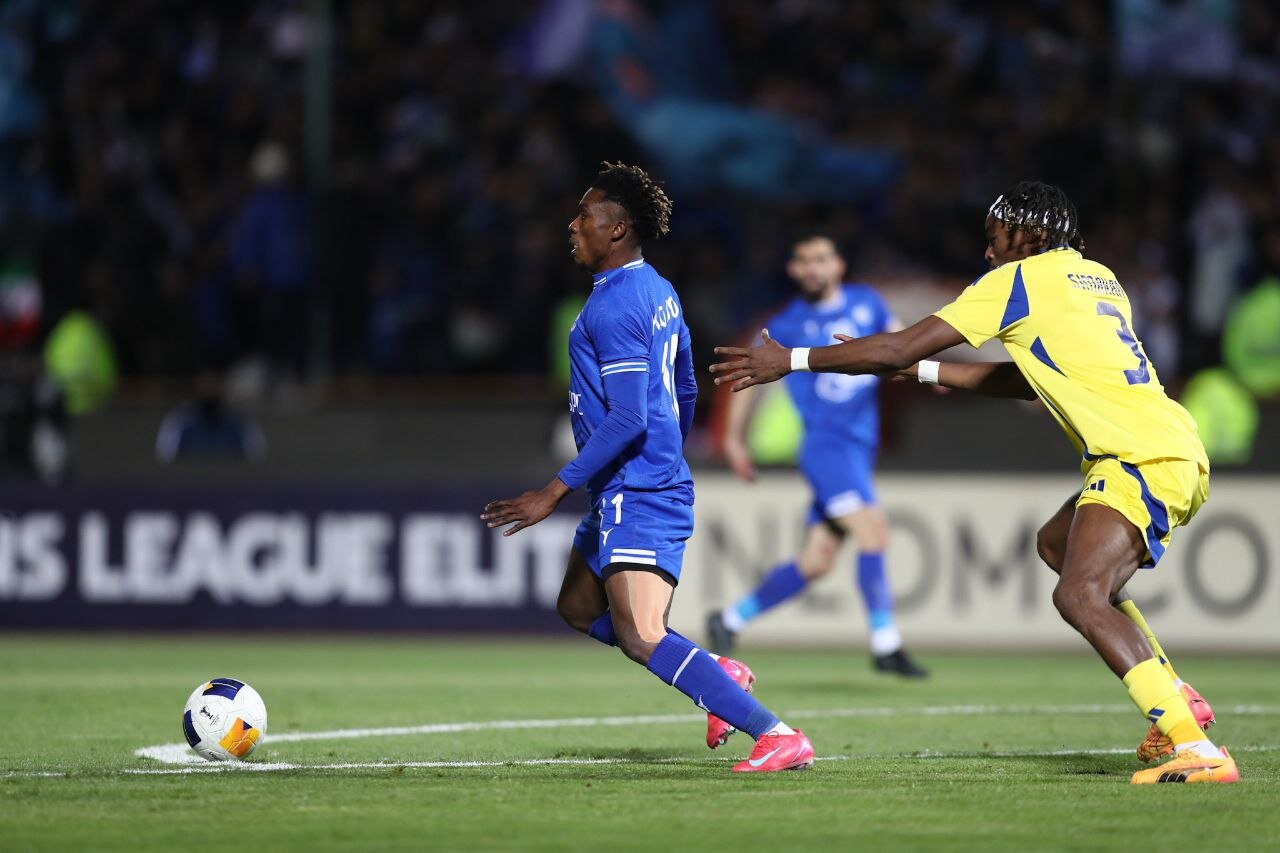 عکس | مهاجم خارجی استقلال به تهران رسید