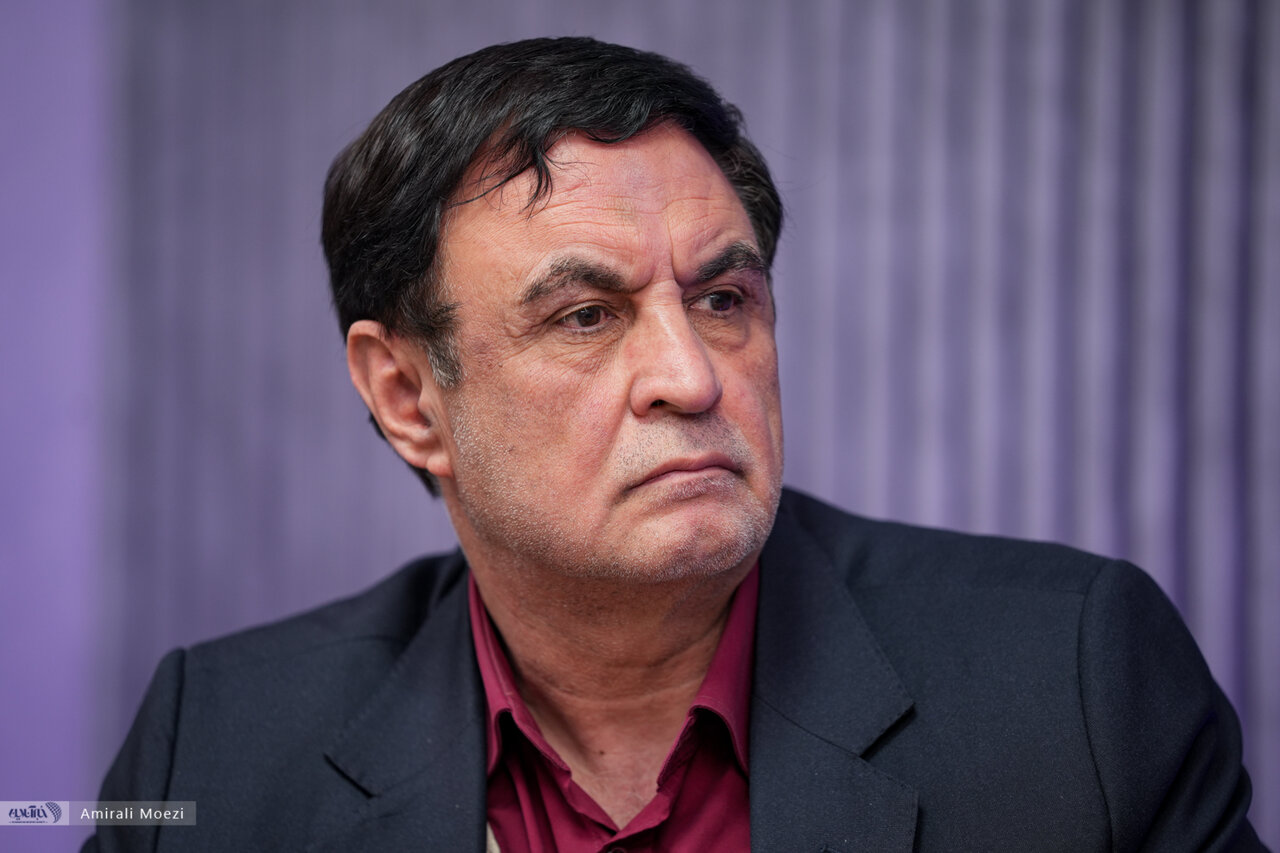 ناصر ایمانی: تخریب در جریان اعتراضات می‌تواند ناشی از خشم باشد اما بریدن سر یک انسان&nbsp;در فرهنگ ایرانی جایی ندارد/صداوسیما شکاف ها را رشد داده است