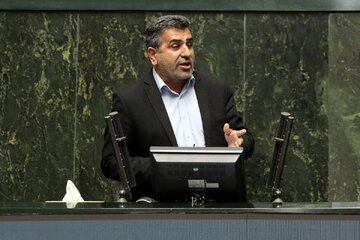 رئیس کمیسیون اجتماعی مجلس: پنجشنبه‌ها فقط کارمندان دولت تعطیل می‌شوند