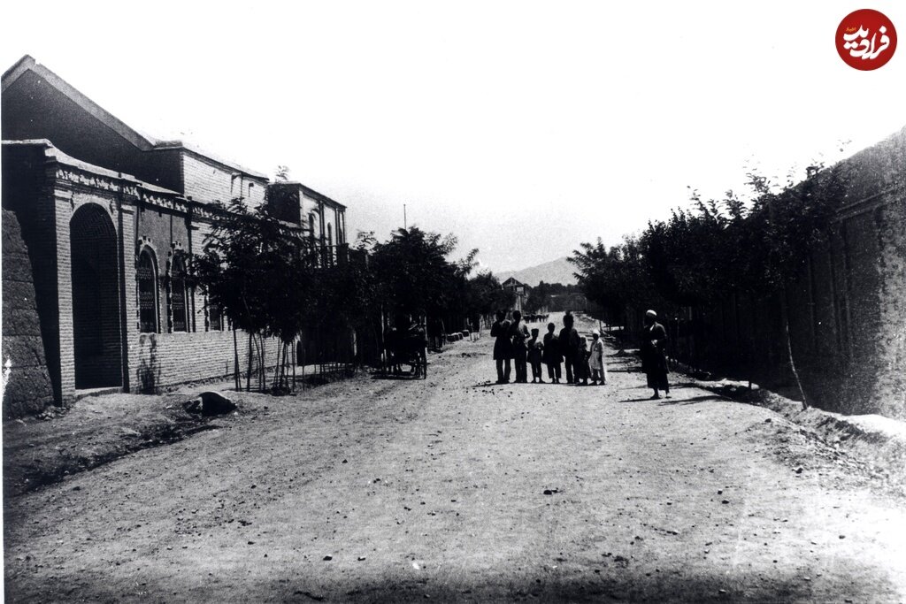 عکس/ سفر به عصر قاجار؛ از فردوسی و لالهزار تا توپخانه و دروازه شمیران