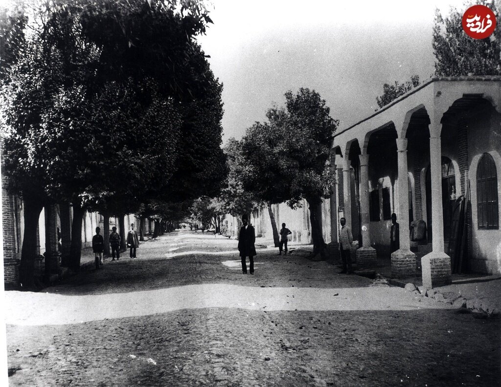 عکس/ سفر به عصر قاجار؛ از فردوسی و لالهزار تا توپخانه و دروازه شمیران