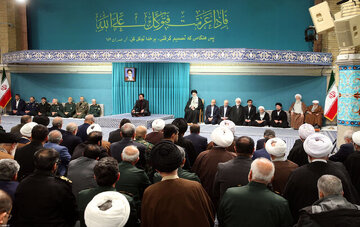 قائد الثورة: إصرار بعض الحكومات المتغطرسة على المحادثات، ليس بهدف تسوية القضايا قائد الثورة: إصرار بعض الحكومات المتغطرسة على المحادثات، ليس بهدف تسوية القضايا