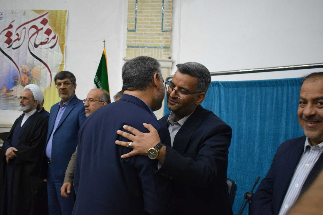 برگزاری مراسم تکریم و معارفه سرپرست فرمانداری ویژه شهرستان میبد برگزاری مراسم تکریم و معارفه سرپرست فرمانداری ویژه شهرستان میبد