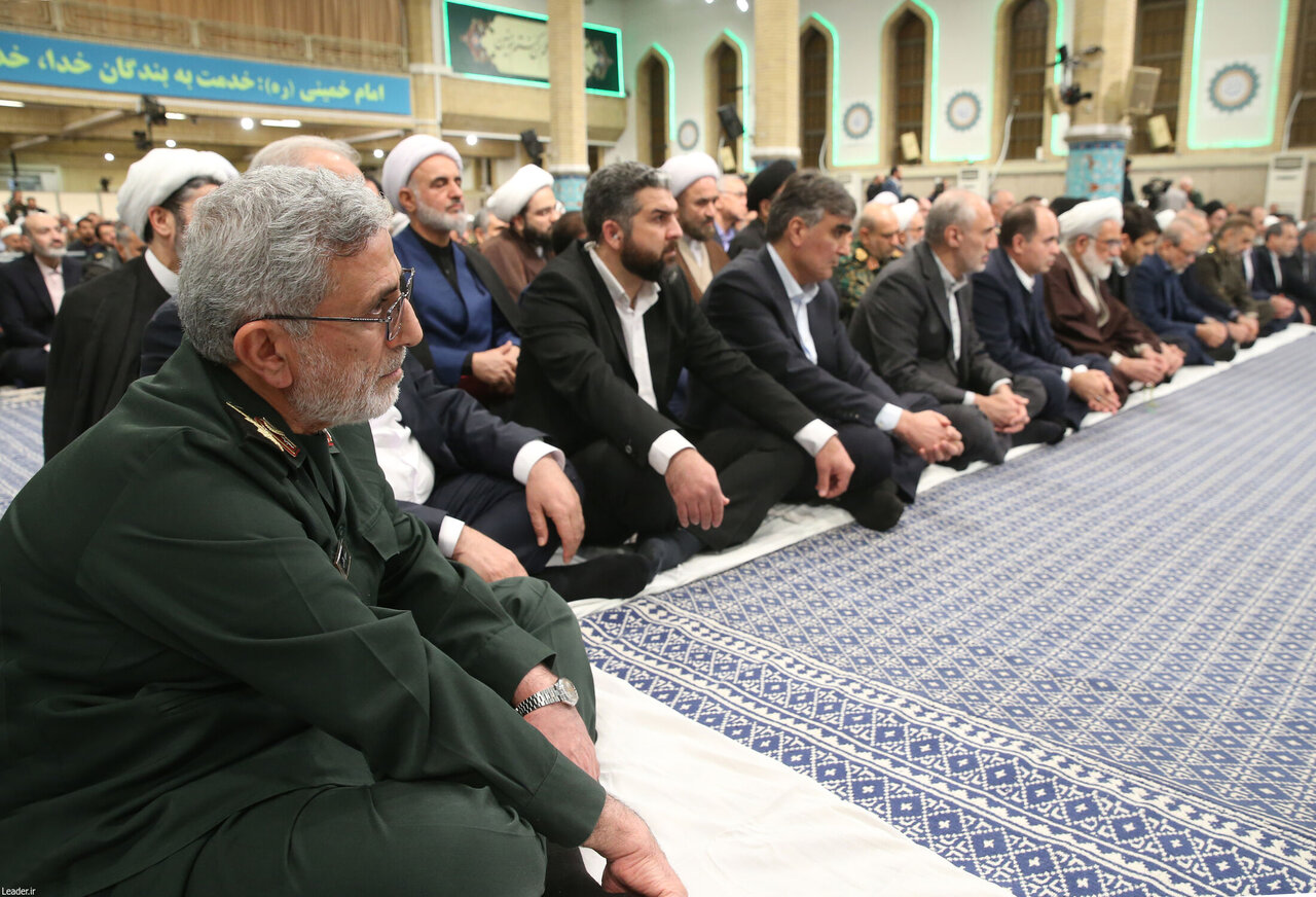 تصاویری علی لاریجانی در حاشیه دیدار رهبر انقلاب با کارگزاران نظام/ سردار قاآنی هم شکار دوربینها شد