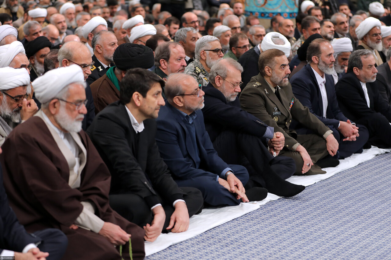 تصاویری علی لاریجانی در حاشیه دیدار رهبر انقلاب با کارگزاران نظام/ سردار قاآنی هم شکار دوربینها شد