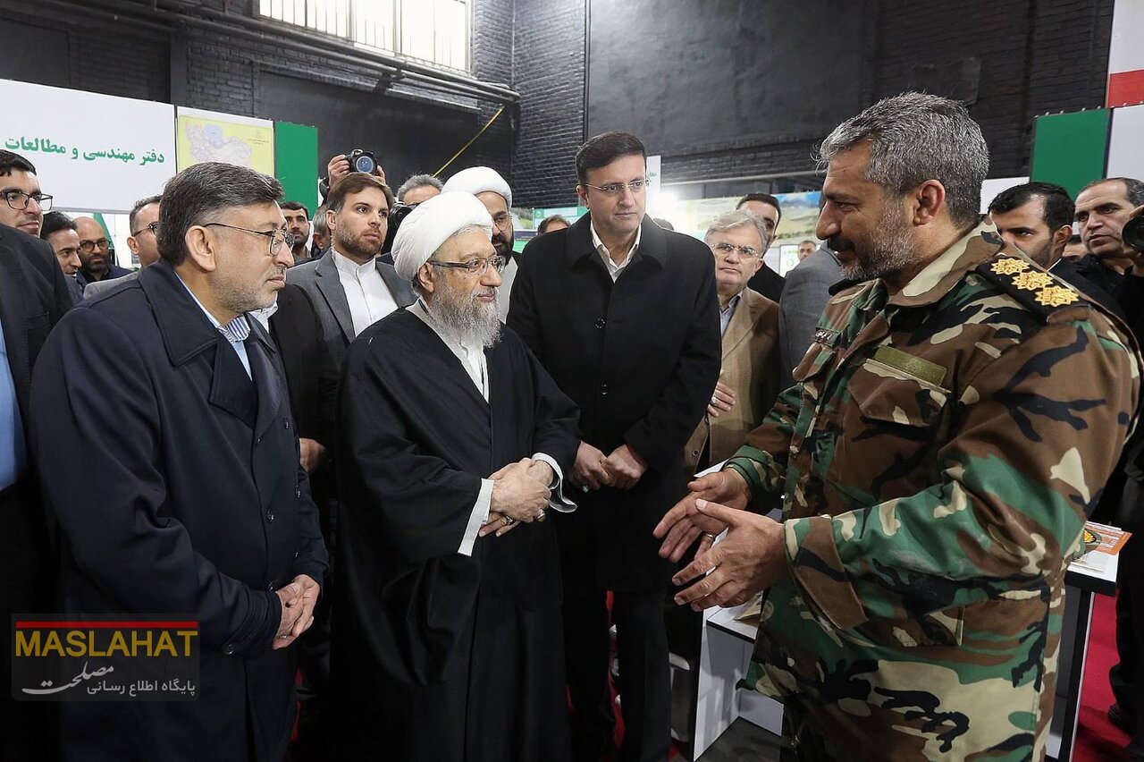 تصاویری از درختکاری آملی لاریجانی در این محل