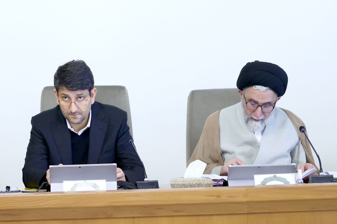 تصاویری از جلسه امروز هیئت دولت و صندلی خالی ظریف و همتی