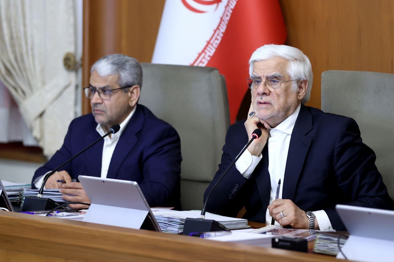 تصاویری از جلسه امروز هیئت دولت و صندلی خالی ظریف و همتی