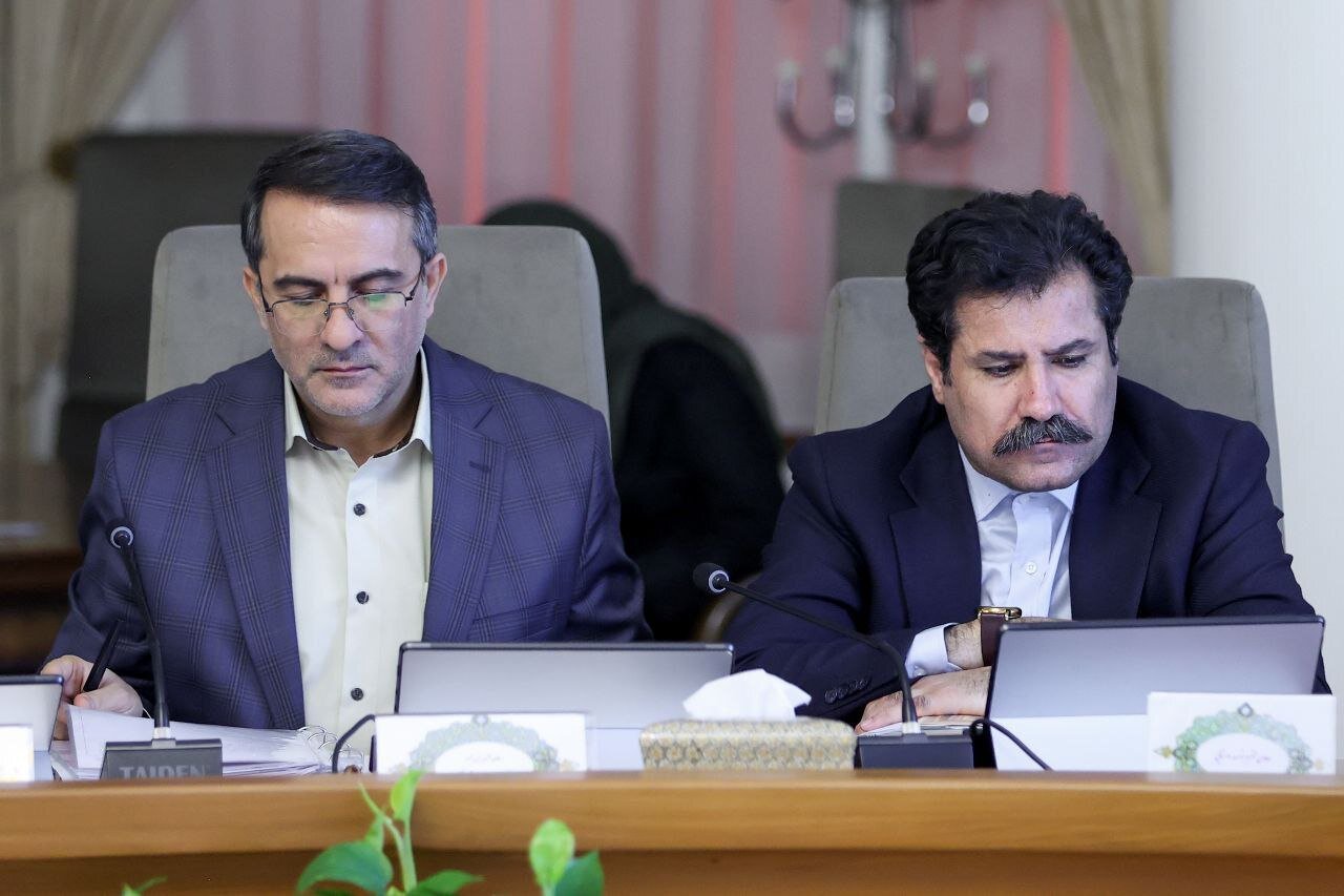 تصاویری از جلسه امروز هیئت دولت و صندلی خالی ظریف و همتی