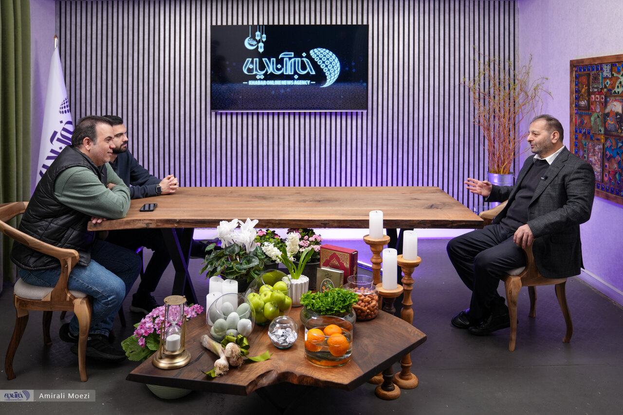 قصه ترس علی دایی از مایلیکهن و دفاع شبانه در دانشگاه/ دوست ندارم جای مهدی تاج باشم/ هیچوقت کنسرت خواننده آنور آبی نرفتم