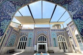 بانی ساخت این مسجد هیچ کمکی جز یک چلچراغ را نپذیرفت!