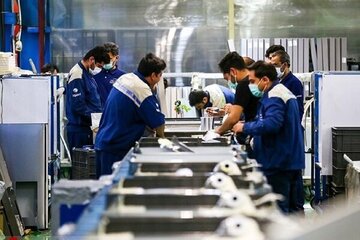 جنگ 12 روزه بازار کار را «مردانه‌تر» کرد / عبدالهی: بیکاری کاهش یافت اما از تعداد شاغلان هم کاسته شد