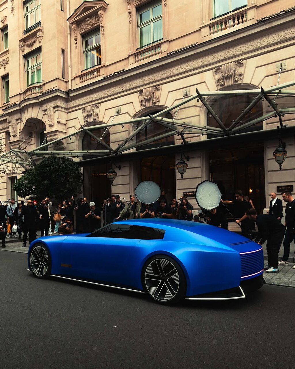 خودروی پرحاشیه به خیابانها آمد /عکس و فیلم