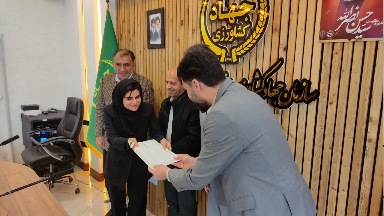 برگزاری  نمایشگاه گلخانهسازی، گل، گیاه و ماهیان زینتی در شهرکرد