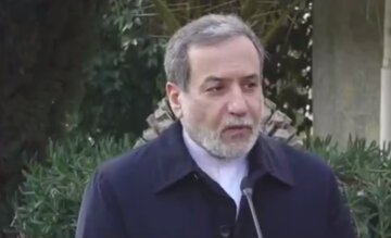 اظهارات عراقچی درباره تحویل نامه ترامپ/ جلسه شورای امنیت جای تعجب دارد اظهارات عراقچی درباره تحویل نامه ترامپ/ جلسه شورای امنیت جای تعجب دارد