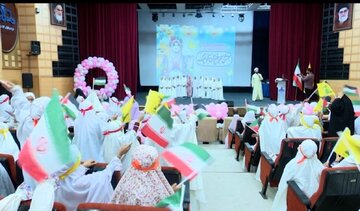 برگزاری جشن روزه اولی‌ها برای ۴۰۰ دانش‌آموز در بندرعباس
