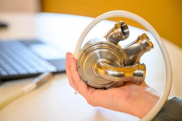 مرد استرالیایی ۱۰۰ روز با قلب مصنوعی زندگی کرد! مرد استرالیایی ۱۰۰ روز با قلب مصنوعی زندگی کرد!