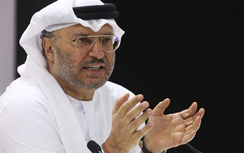 از انور قرقاش قاصد نامه ترامپ به ایران چه می دانیم؟/او حالا پیامرسانی است که جهان را به تماشا واداشته...