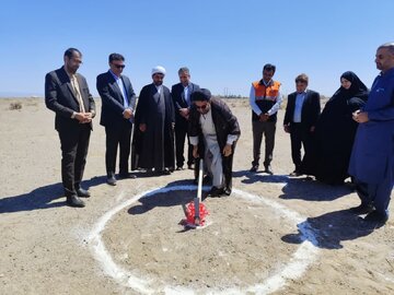 مجتمع فرهنگی- هنری جازموریان کلنگ زنی شد