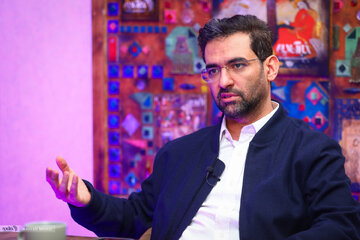 آذری جهرمی: کاش پرونده قاچاق سوخت ۲۱ میلیون لیتری به اندازه یک سفر خانوادگی برای نمایندگان ارزش پیگیری داشت آذری جهرمی: کاش پرونده قاچاق سوخت ۲۱ میلیون لیتری به اندازه یک سفر خانوادگی برای نمایندگان ارزش پیگیری داشت