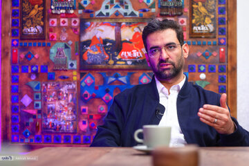 واکنش آذری جهرمی به شایعه معاون اول شدن در دولت / پیشنهادهایی برای حضور در دولت شد اما...