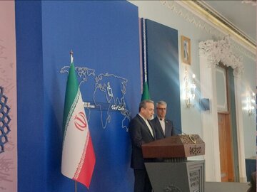 عراقچی: سال پر ماجرایی را پشت سر گذاشتیم/ غمها بیشتر از شادیها بود عراقچی: سال پر ماجرایی را پشت سر گذاشتیم/ غمها بیشتر از شادیها بود