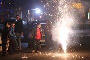 ببینید | تصاویر سینمایی از انفجار ترقه‌های چهارشنبه‌سوری از فراز برج میلاد