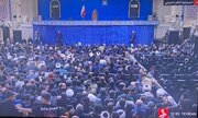 ببینید | ورود رهبر انقلاب به حسینیه امام خمینی (ره) و شعار حیدر حیدر مردم