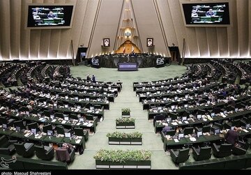 لایحه تاسیس سازمان ملی مهاجرت به دور از صحن مجلس بررسی میشود / یک لایحه دیگر، پشت درهای بسته