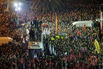 ادامه درگیری‌ها در استانبول بین معترضان و پلیس ترکیه