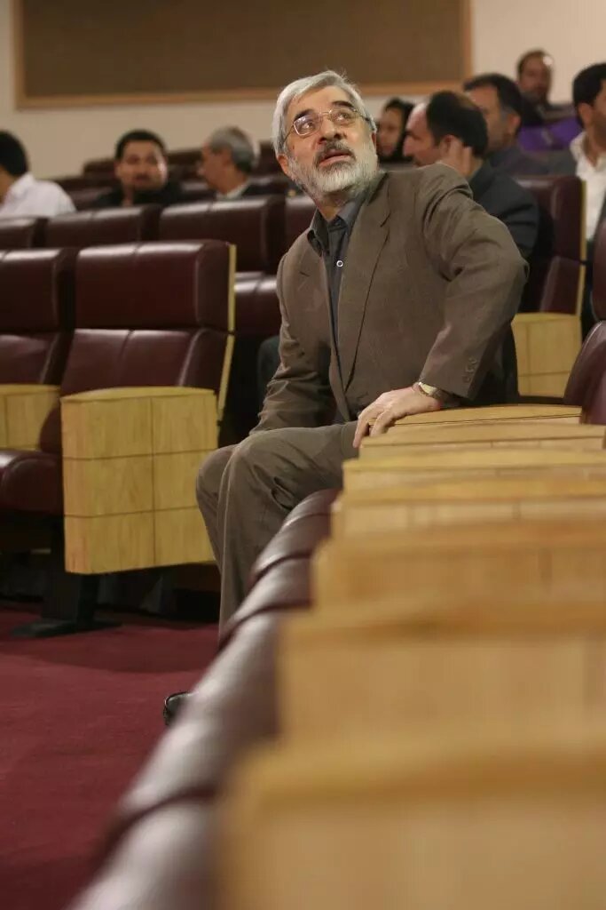 عکسهای کمتر دیده شده از میرحسین موسوی یک سال قبل از انتخابات ۸۸