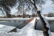 ببینید | زورآزمایی برف زمستان در بهار اردبیل