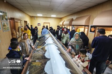 بازدید گردشگران از آثار تاریخی همدان