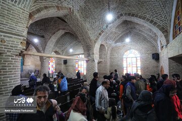 بازدید گردشگران از آثار تاریخی همدان