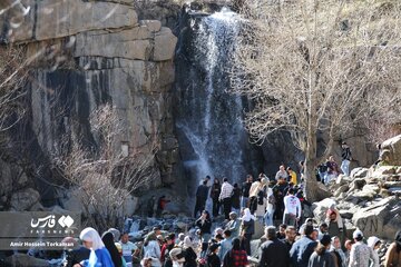 بازدید گردشگران از آثار تاریخی همدان